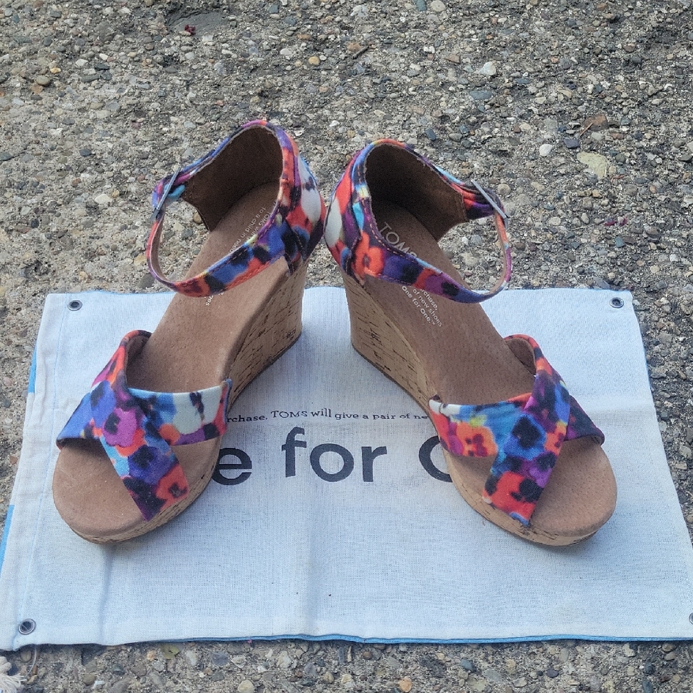 Toms Oahu Strappy Wedge